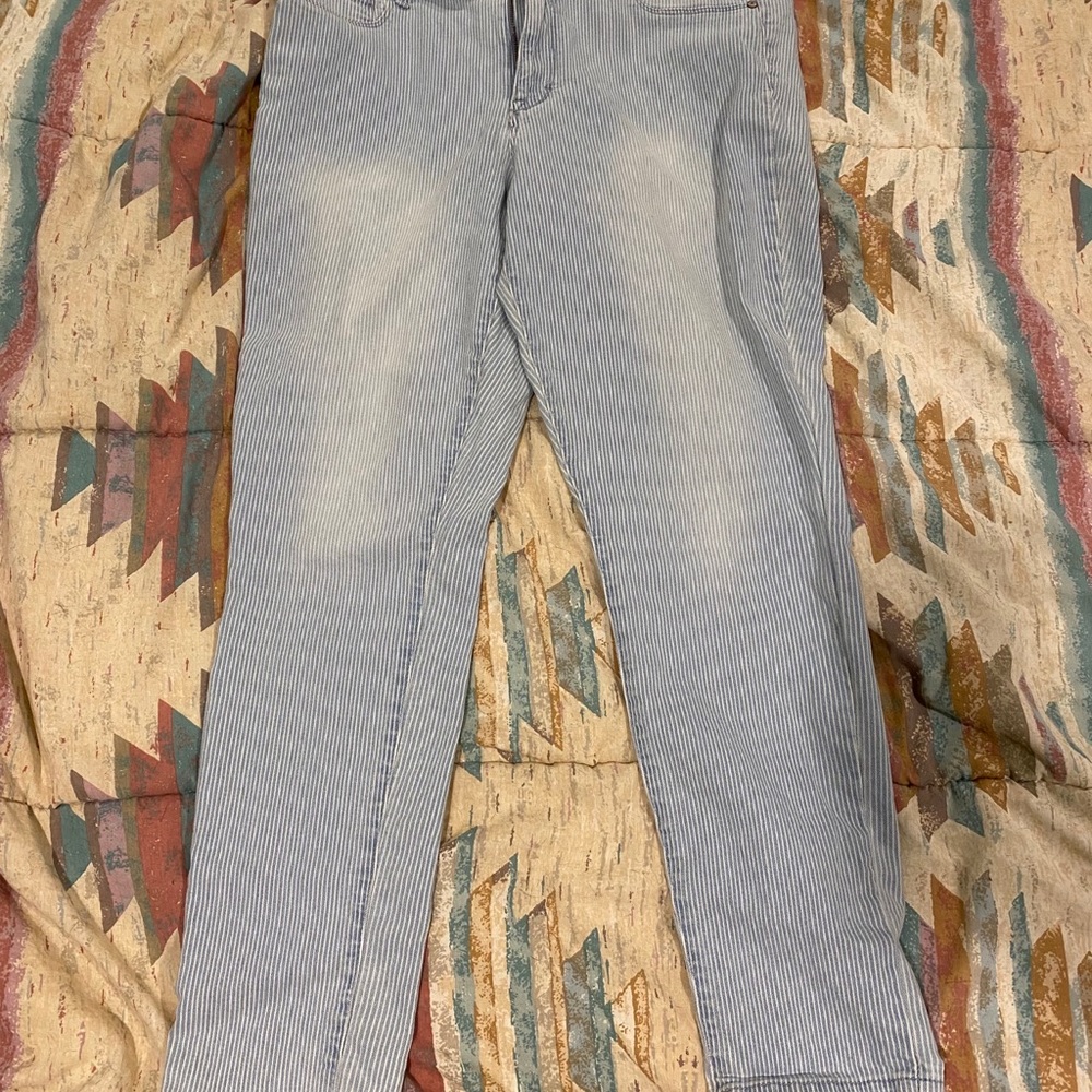 Permanent High Rise Jeans - Picture 3 of 3